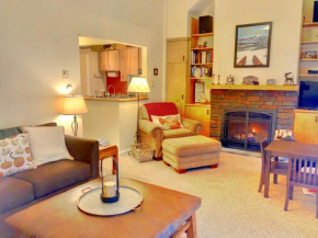 R1 Renovated Bretton Woods Slopeside townhome in the heart of the White Mountains, Carroll